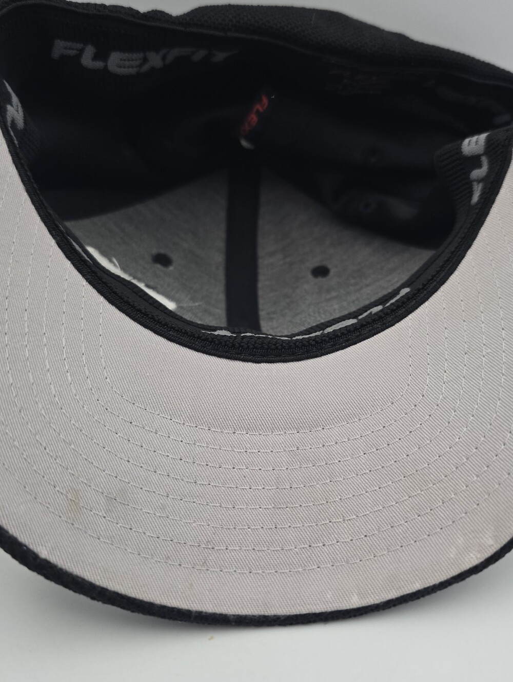 Yupoong Flexfit M22 Classics Michigan Fitted Black Hat Size S/M - Picture 7 of 8